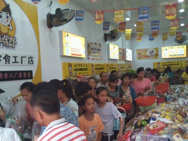 在零食加盟店的經(jīng)營(yíng)中，不要曲