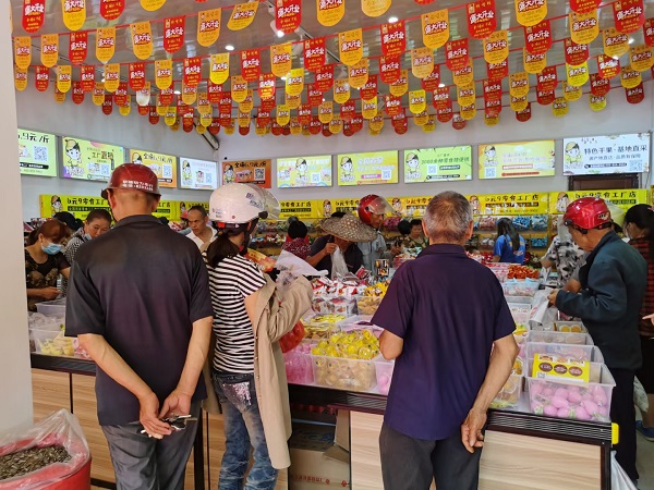 針對不同的男女客戶，零食加盟店需區別對待